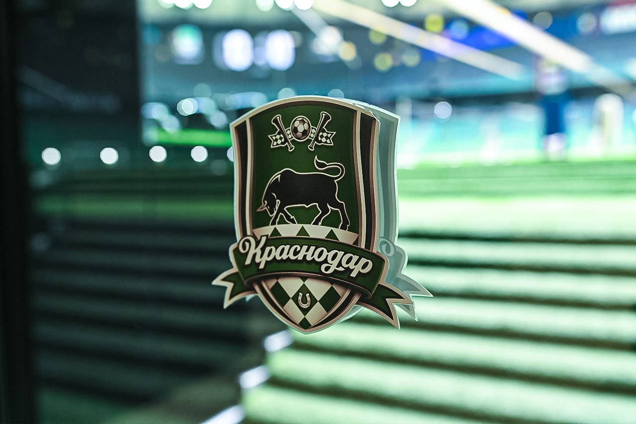 «Зенит» ведёт в счёте после первой половины, Глушенков забил дубль