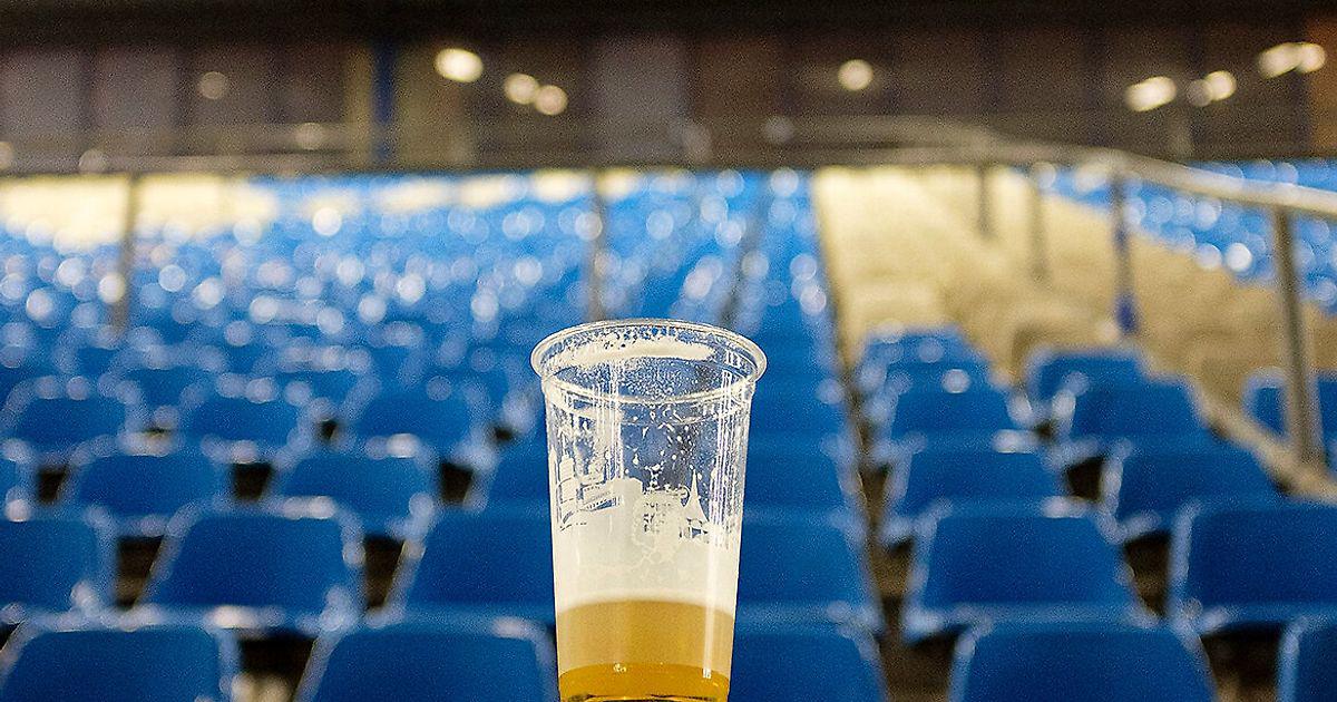 Бернем отказался от отмены запрета на алкоголь на футбольных стадионах