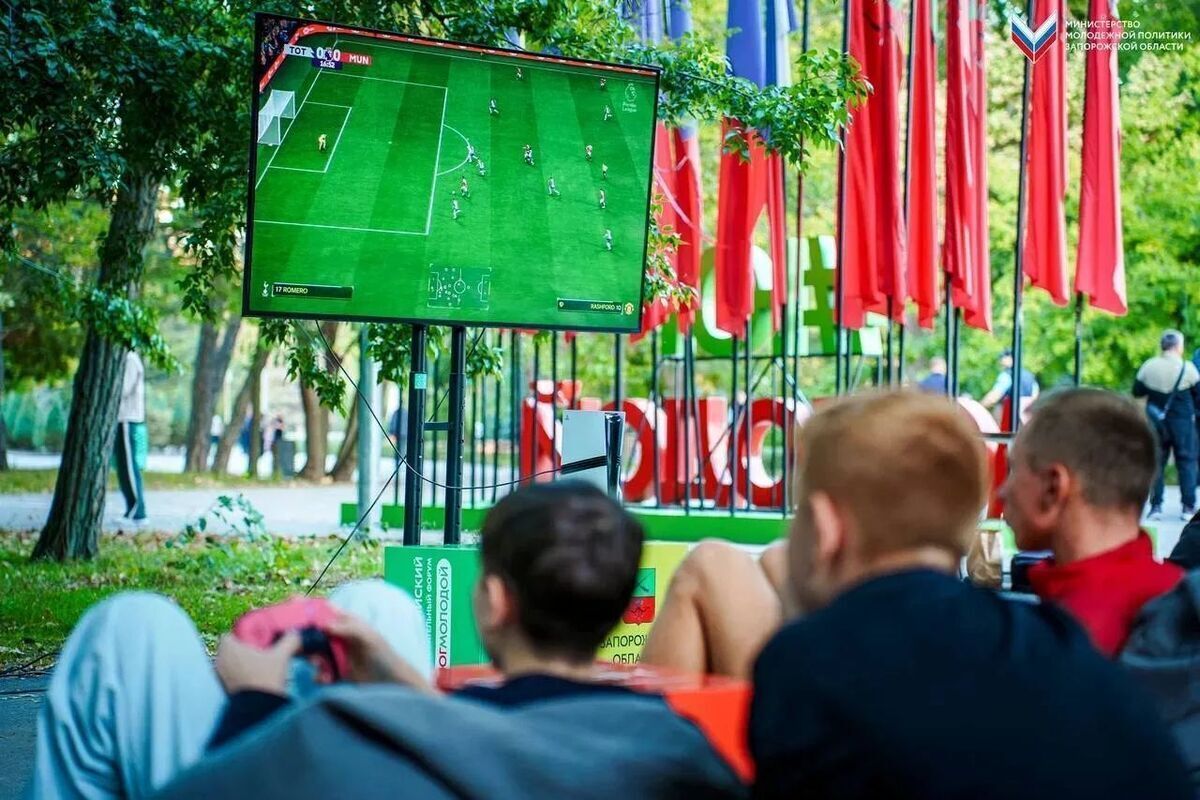 Запорожцы в FIFA: кибер‑футбольный турнир